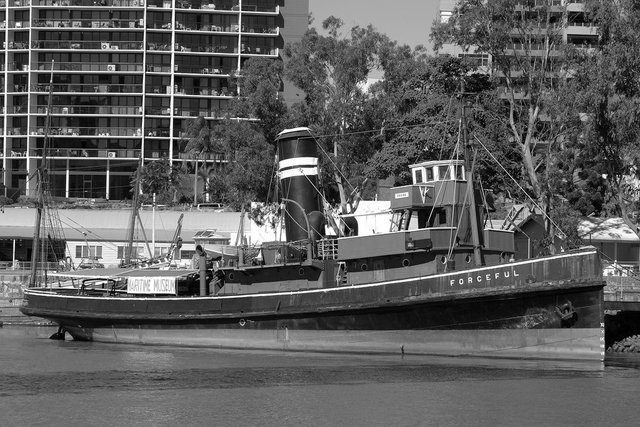 4995903157-view-from-citycat-an-old-ship-on-the-brisbane-river (FILEminimizer).jpg