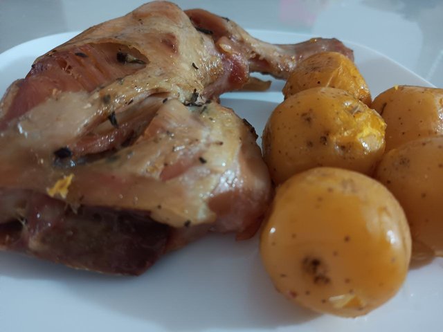 Pollo Horneado con Papa.jpg