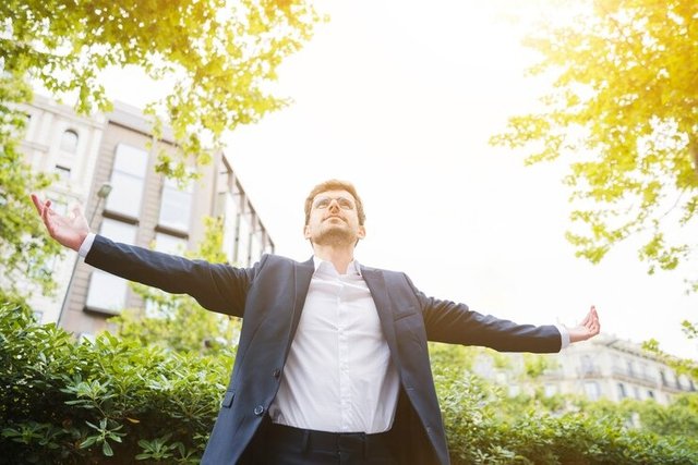 low-angle-view-businessman-stand.jpg