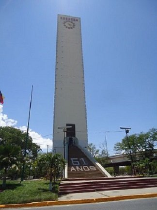 450px-OBELISCO_DE_BARQUISIMETO.jpg