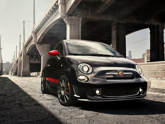 2012-Fiat-500-Abarth-003-1440.jpg