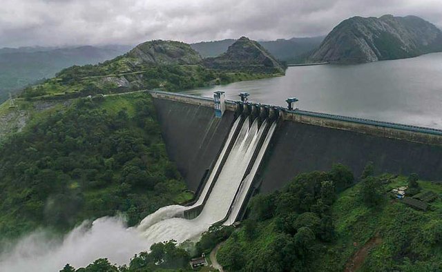 k4bufcl8_idukki-dam-kerala-pti_625x300_11_August_18.jpg