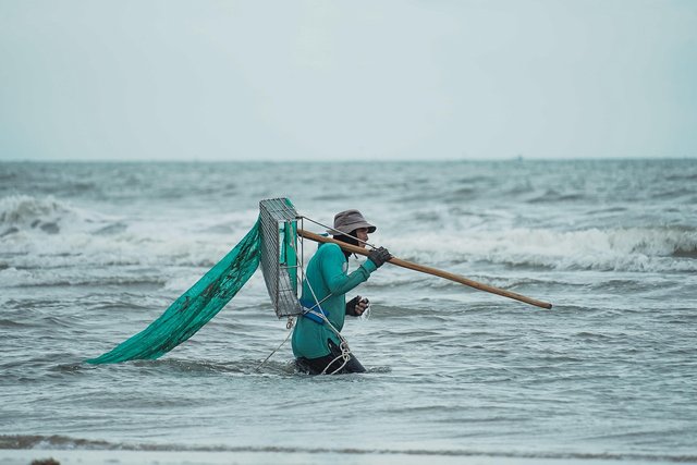fisherman-9067417_1280.jpg
