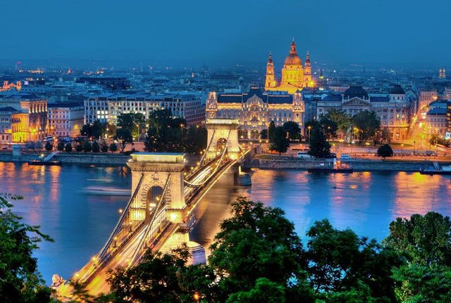 Budapest-Panorama-Central-Stunning-Views-Budapest-HU_z.jpg