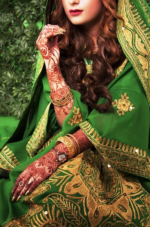 mehndi-designs-1745051_640.jpg