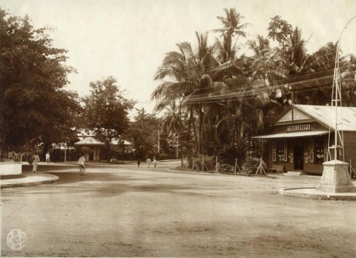 Sebuah Perkampungan di Sumatera, 1880.jpg