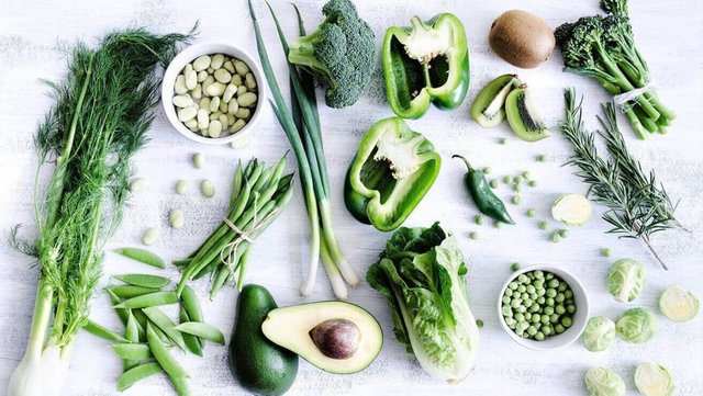 180473_top_7_foods_and_drinks_that_can_help_keep_your_teeth_and_gums_healthy_thb.jpg