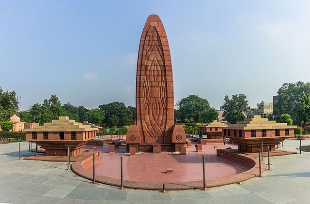 Panorama_of_Jallianwala_Bagh-IMG_6348.jpg