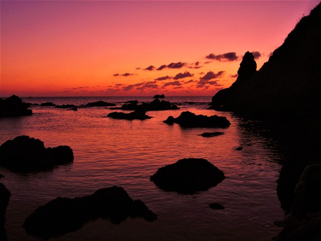 645 sunset at the lovers rocks (14).jpg