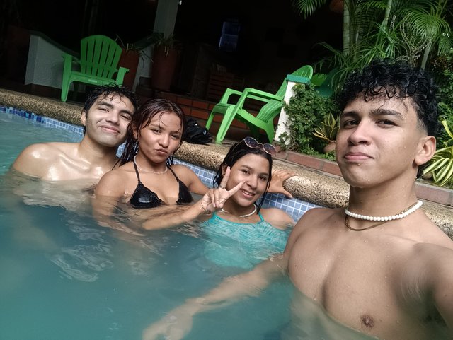 b02a6c46-fd0f-4d34-b16b-4a37fbefe2d6.jpg