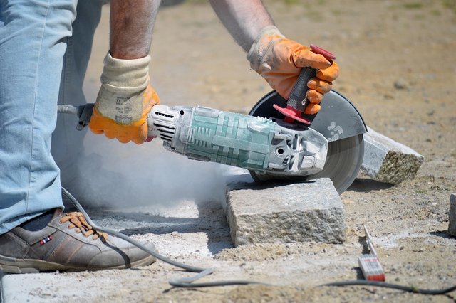 cutting-granite-stones-8028375_1280.jpg