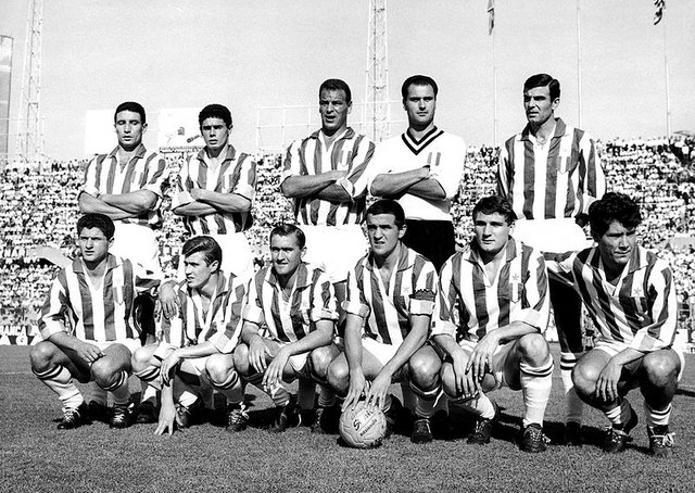 Juventus_Football_Club_1961-62.jpg