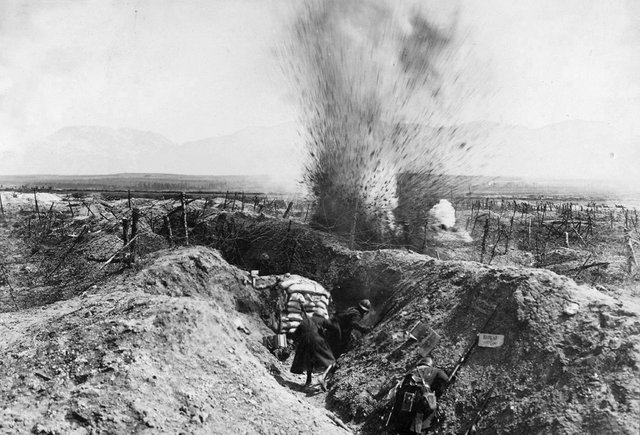 explosion fort de la pompelle.jpg