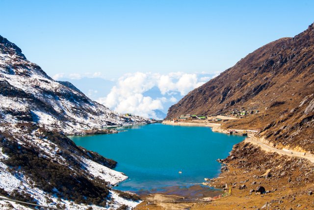Tsongmo_Lake_or_Changu_Lake_-_East_Sikkim.jpg