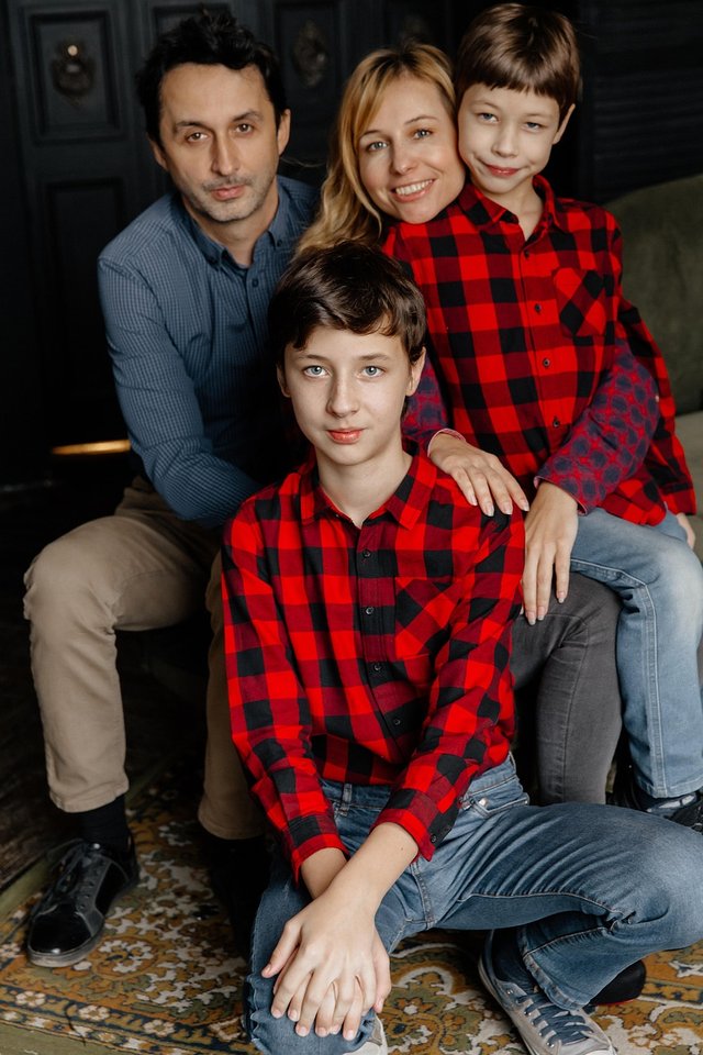 family-7638972_1280.jpg