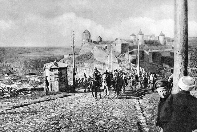 8IIlNgDLVzDy1kPq_800px-Kamianets-Podilskyi-1918.jpg