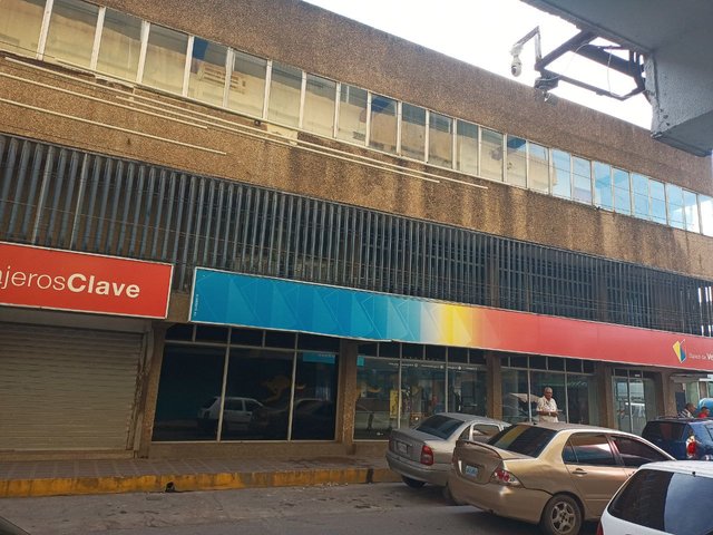 La calle del banco.jpg
