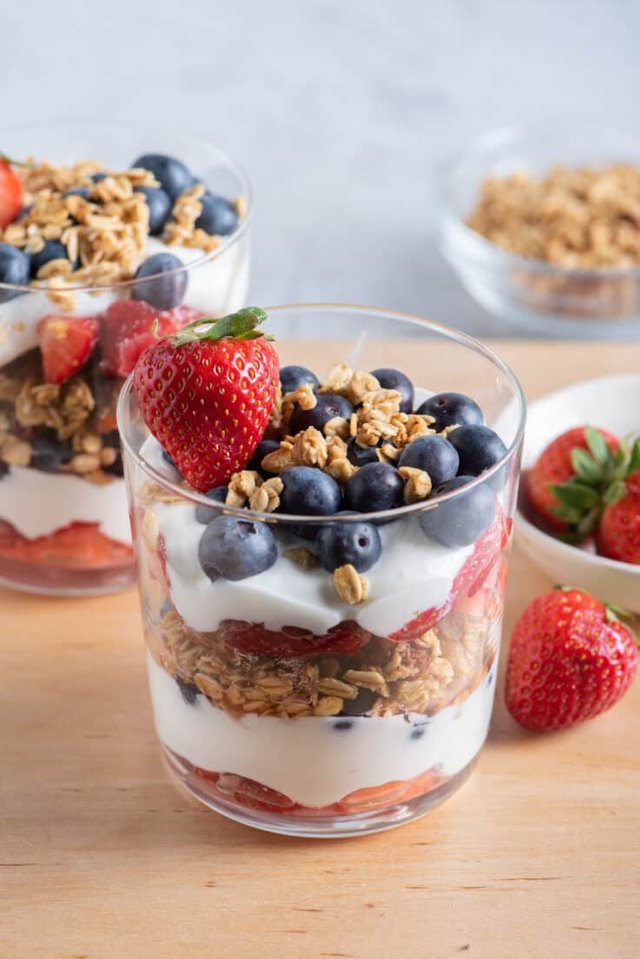 fruit-and-yogurt-parfait-09-736x1103.jpg