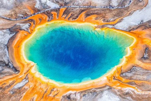 yellowstone-national-park-gettyimages-667781269.jpg