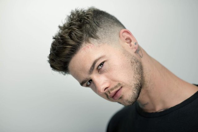 andrewdoeshair-hairstyles-for-thick-hair-men-fade-1.jpg