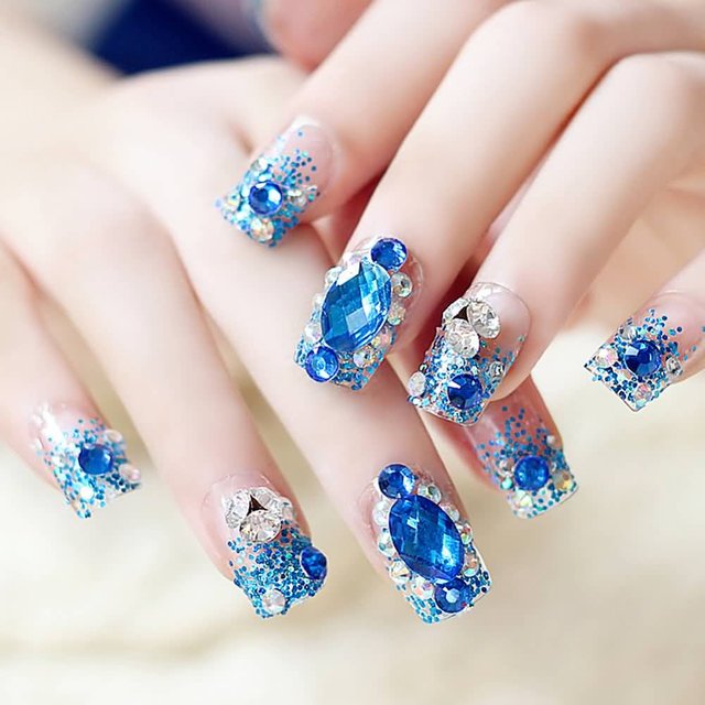 Blue-Diamond-3D-Nail-Art.jpg