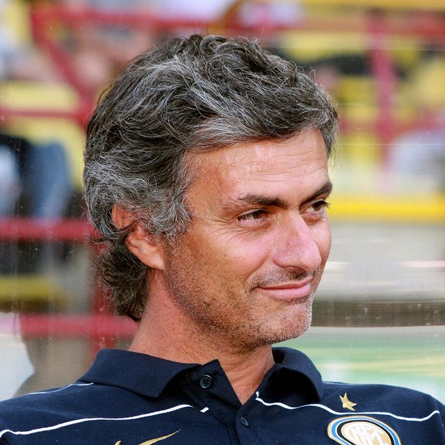 1024px-Jose_Mourinho_-_Inter_Mailand_(4).jpg
