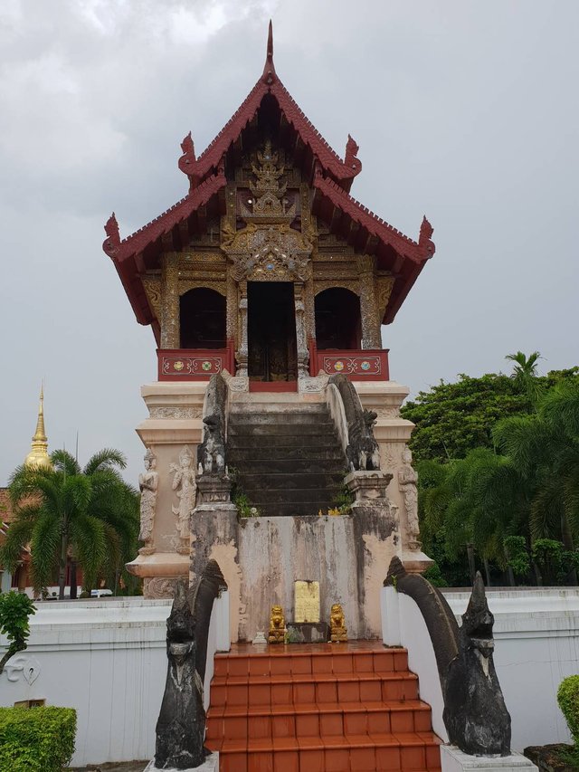 Wat Phra Singh4.jpg