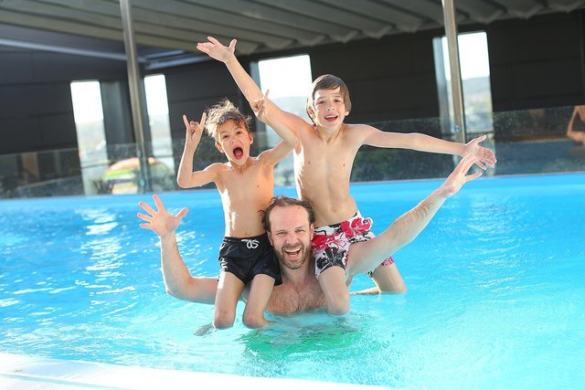 swimming-pool-765312_1280.jpg