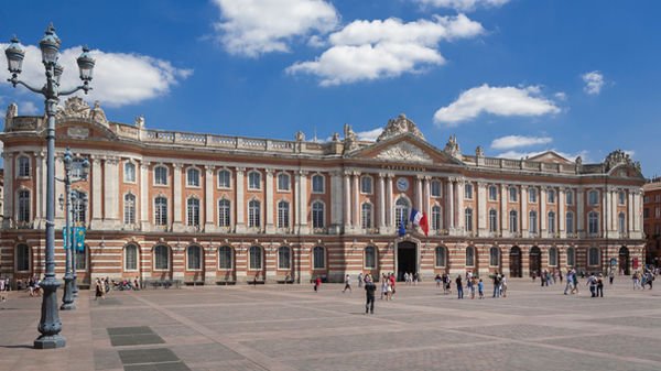 Le théâtre du Capitole à Toulouse.jpg