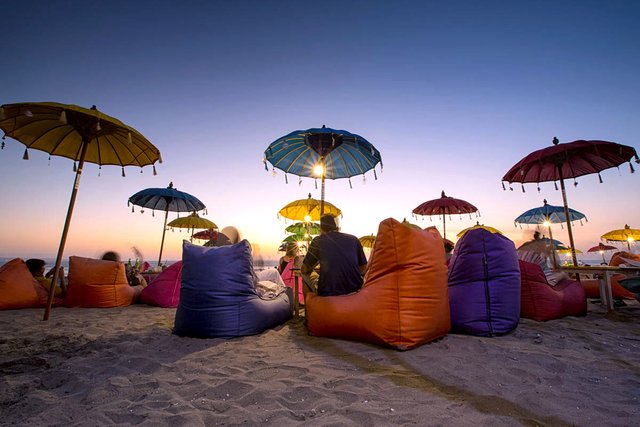 Umbrellas-beach-chairs-Seminyak.jpg