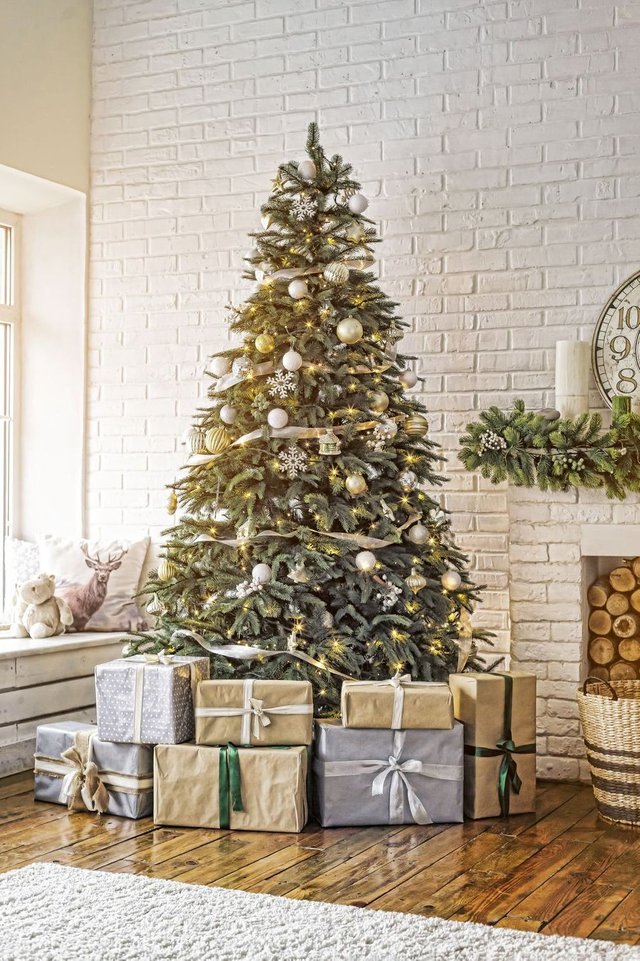 christmas-tree-decor-11-1572897208.jpg