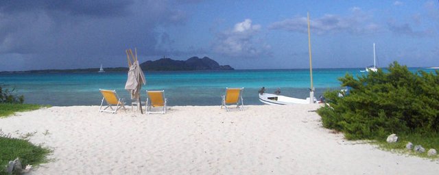 playa los roques....jpg