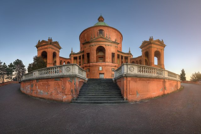 Panorama of Sanctuary of the Madonna di San Luca, Bologna, Italy.jpg