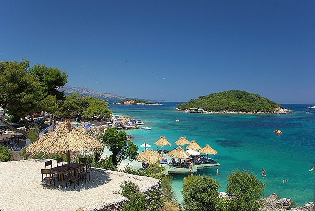 800px-Ksamil_tourism.jpg