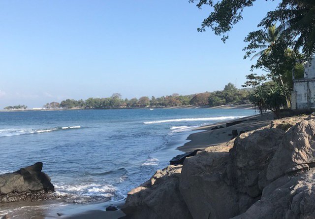 Pantai Senggigi_02.jpg