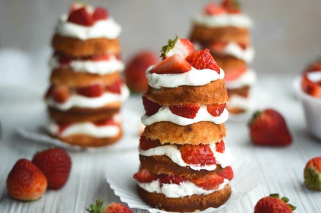 Strawberry (Ridiculously) Tall Mini Cakes (8).jpg