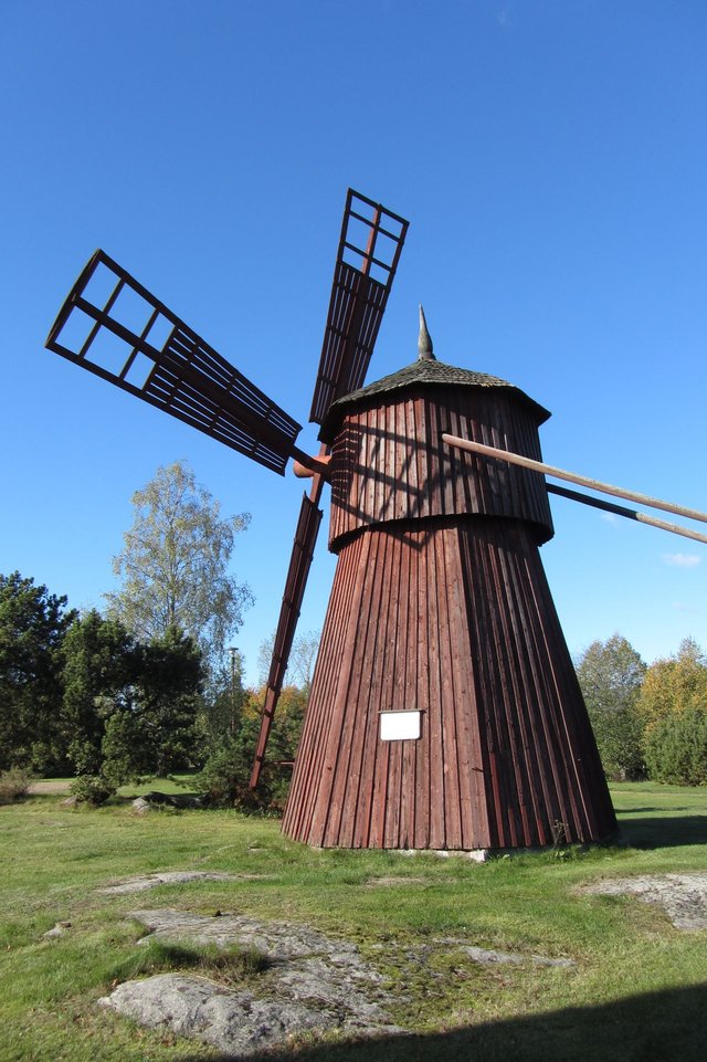 Windmill 1  (2).JPG