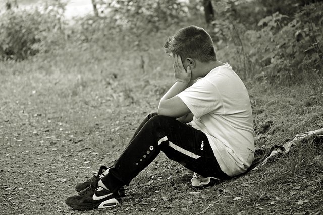 boy-child-sad-alone-158305.jpg