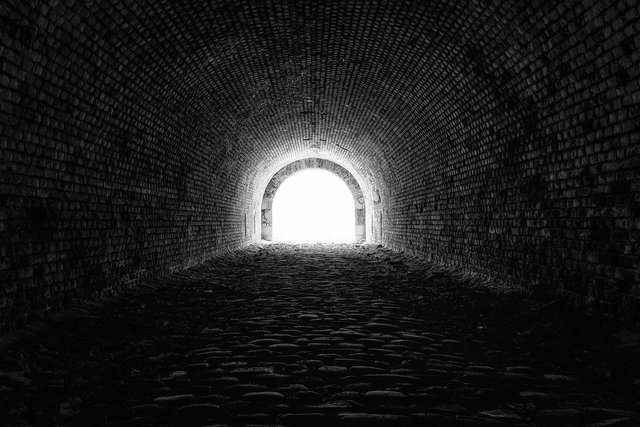 tunnel-3915169_1280.jpg