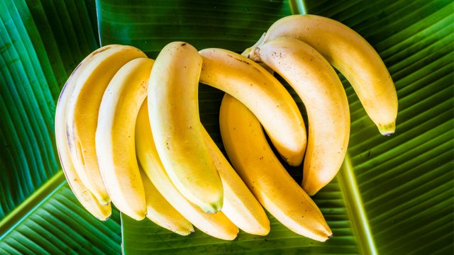 bananas-bunch-fruit-1296x728-header.jpg