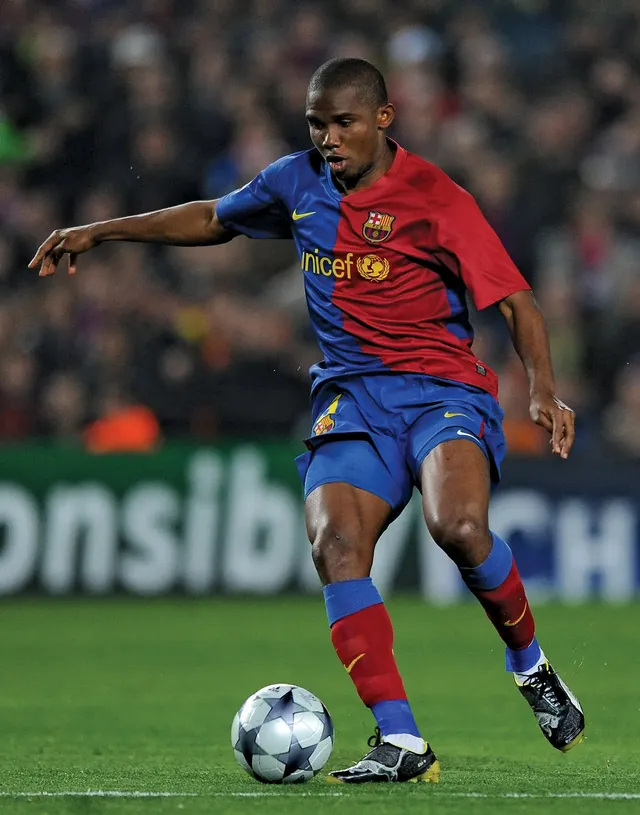 FC-Barcelona-match-ball-Samuel-Etoo-Champions-March-11-2009 (1).webp