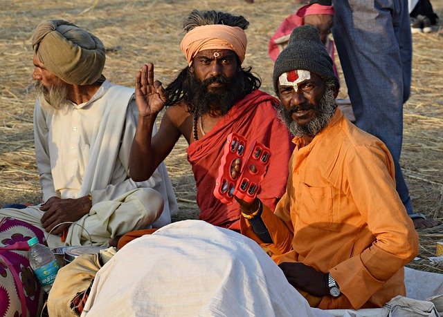 sadhus-3950846_640.jpg