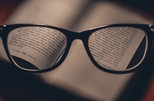 glasses-1246611_640.jpg
