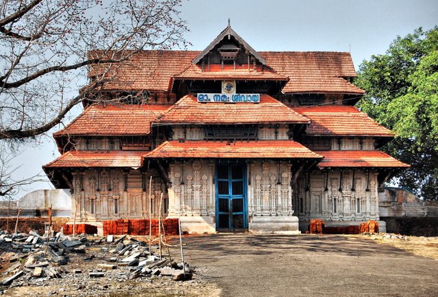 Vadakkumnathan Temple.jpg