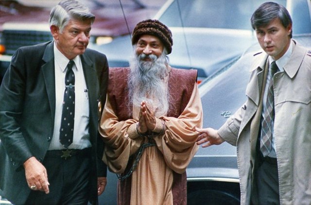 wild-wild-country-osho-arrest.jpg