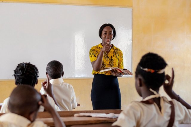 group-african-kids-paying-attention-class_23-2148892516.jpg