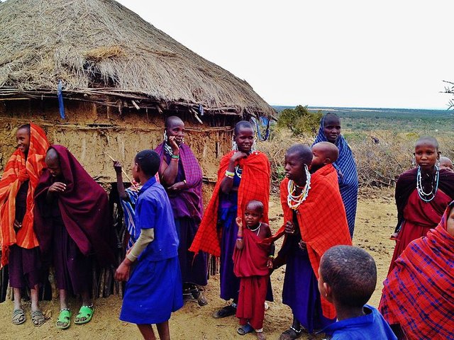 Massai-group_and_Village.jpg