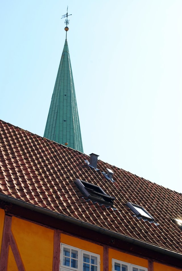 churchtower-and-old-houses_6066592828_o (FILEminimizer).jpg