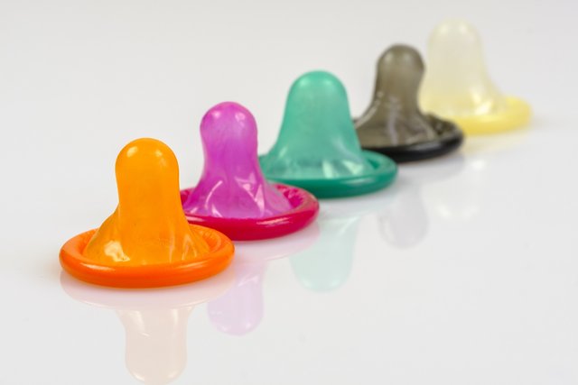 condoms-3112008_1920.jpg