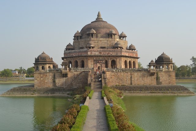 Sher_Shah_Suri_Tomb.jpg